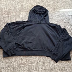 Hooded, cropped black sweatshirt